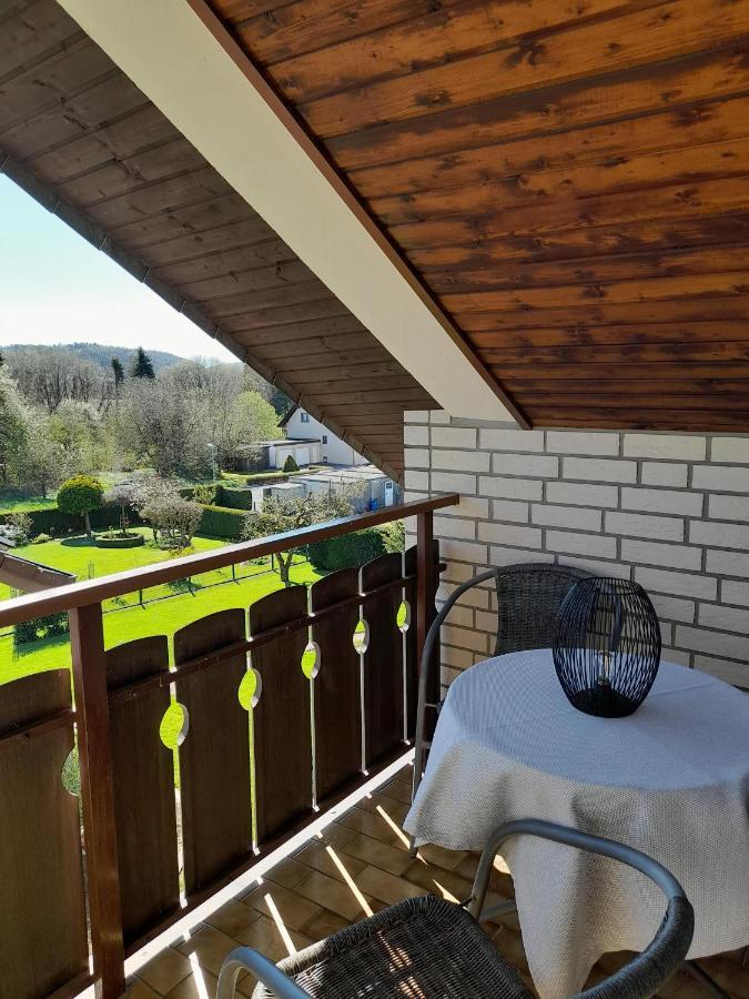 Ferienwohnung Und Gaestezimmer Iburgblick Bad Driburg Bagian luar foto