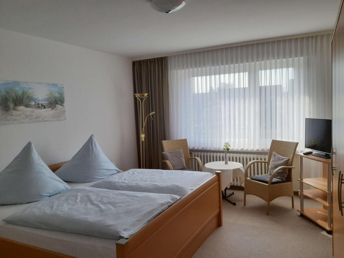 Ferienwohnung Und Gaestezimmer Iburgblick Bad Driburg Bagian luar foto