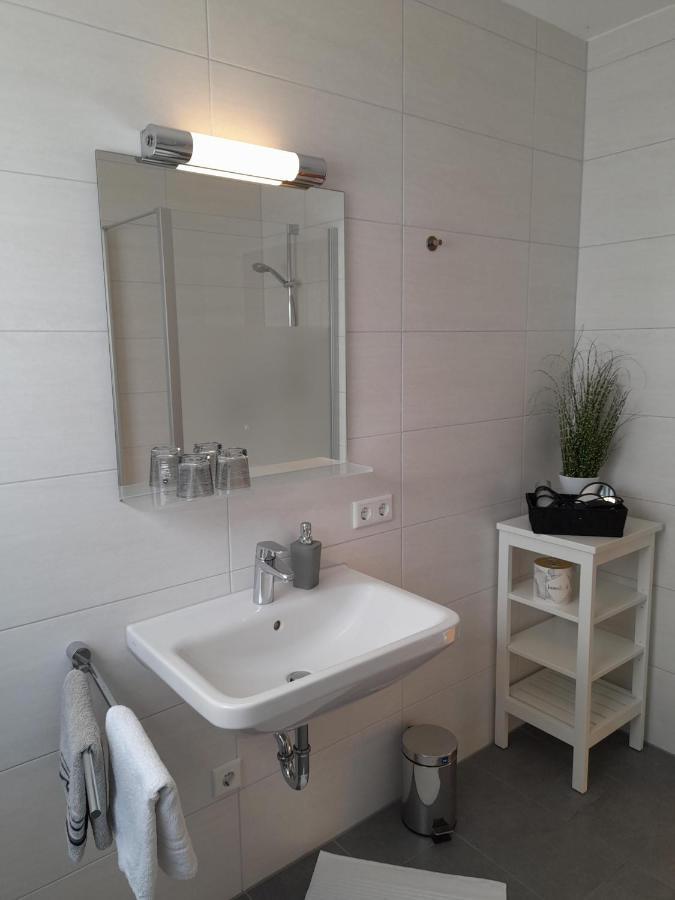 Ferienwohnung Und Gaestezimmer Iburgblick Bad Driburg Bagian luar foto